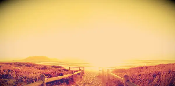 A beautiful sunrise by the ocean.