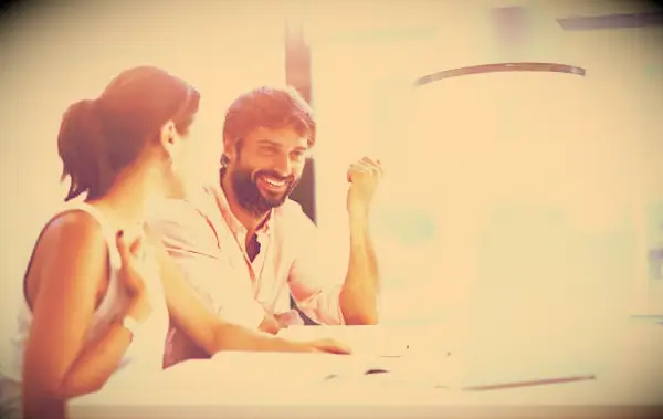 52 lustiga arbetscitat som får dig att skratta och hjälpa dig att släppa stress