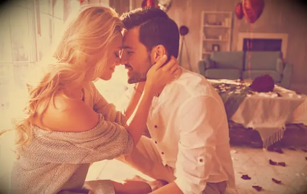 120 Valentino dienos citatos jam (meilės žinutės jūsų vyrui ar vaikinui)